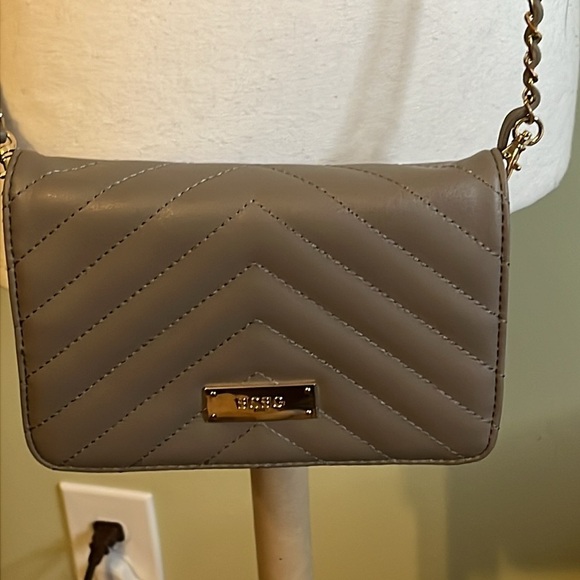 BCBG chain link faux leather grey crossbody bag - Picture 12 of 13